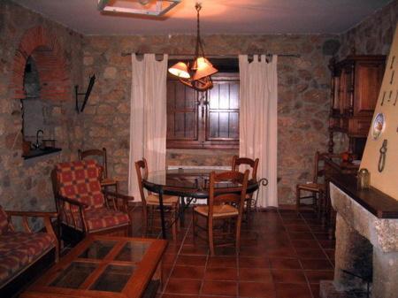 Casa Rural Virgen De La Cabeza Guest House Valencia de Alcantara Room photo